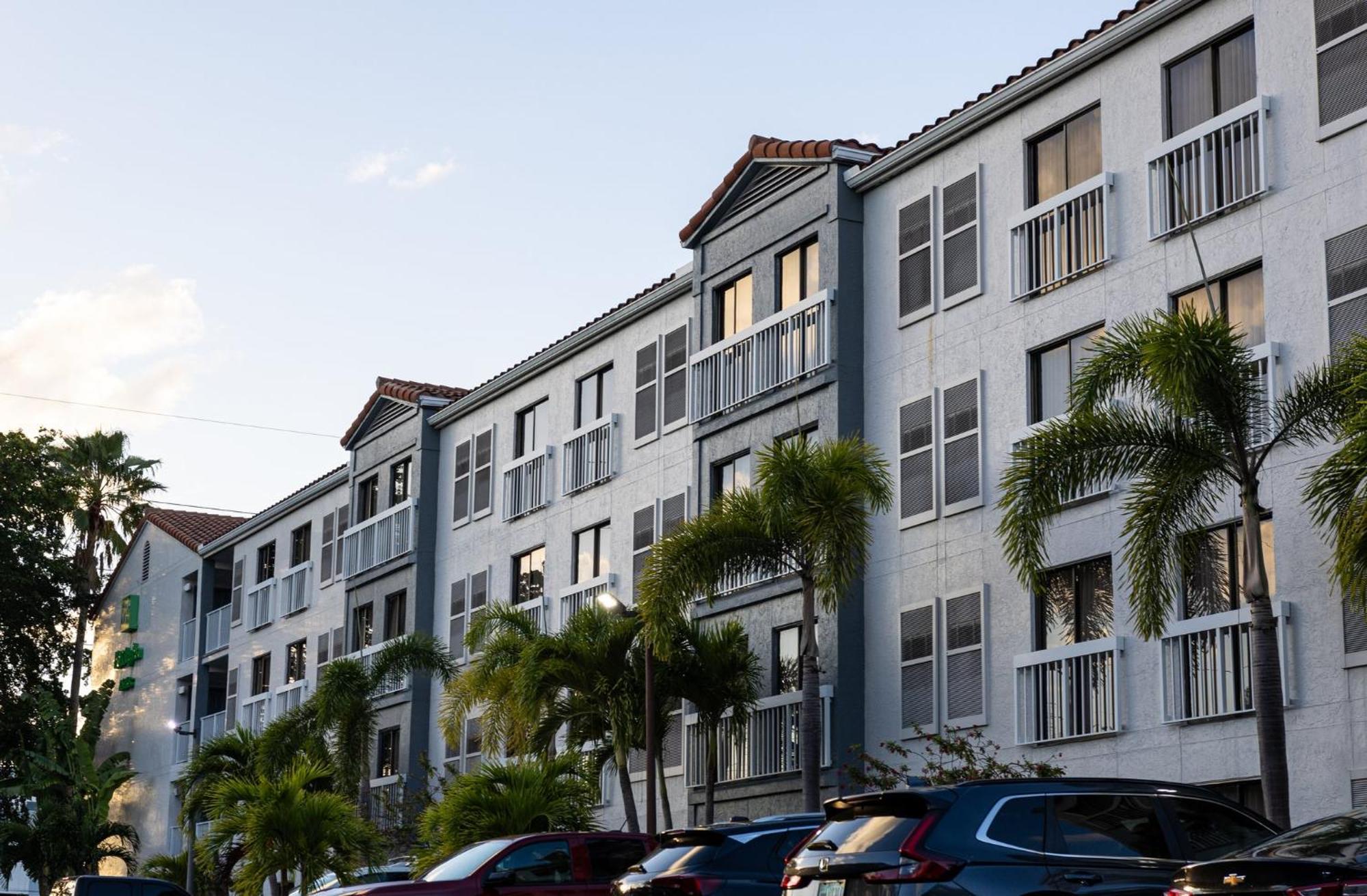 Holiday Inn & Suites Boca Raton - North Εξωτερικό φωτογραφία