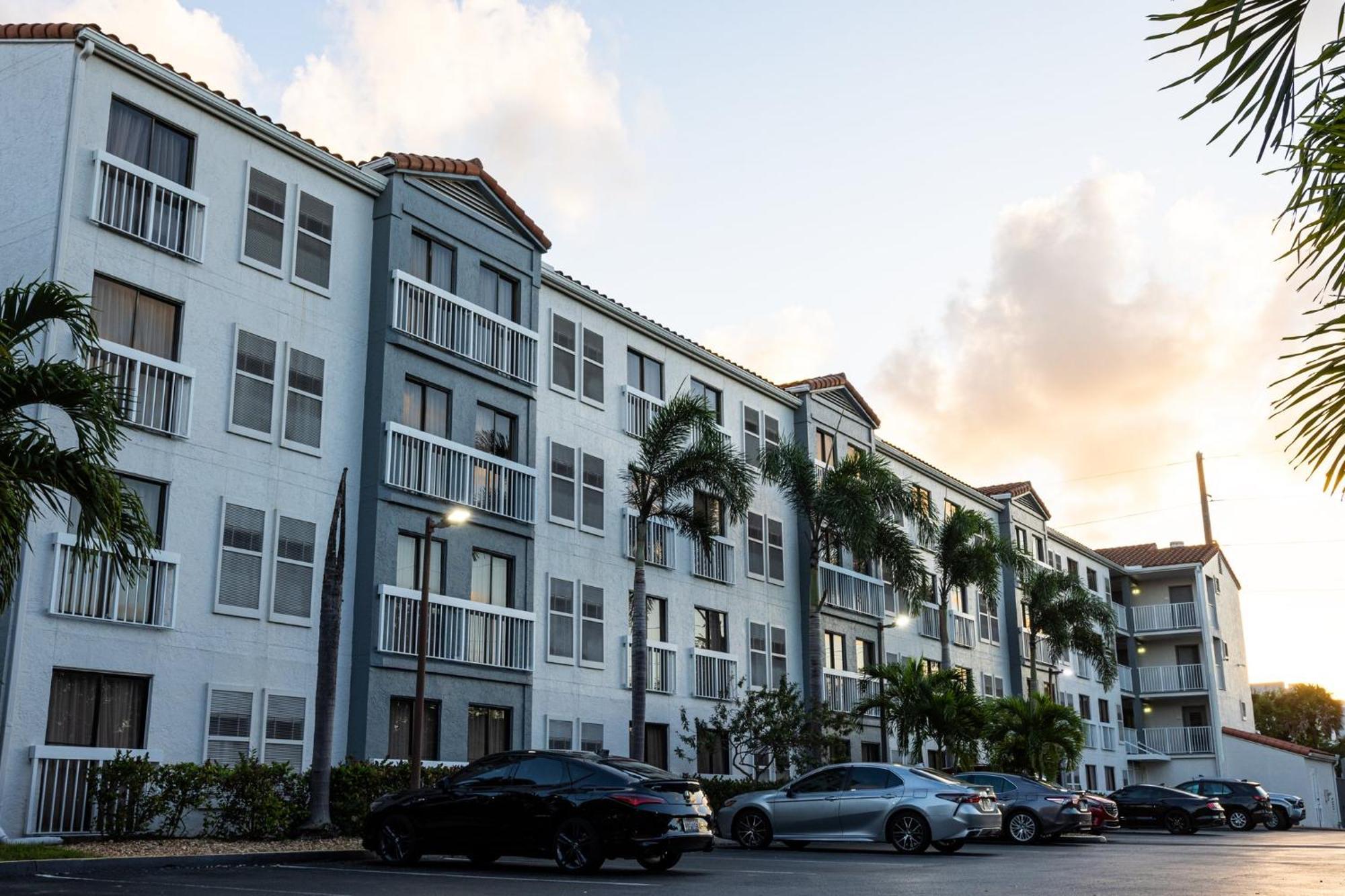 Holiday Inn & Suites Boca Raton - North Εξωτερικό φωτογραφία